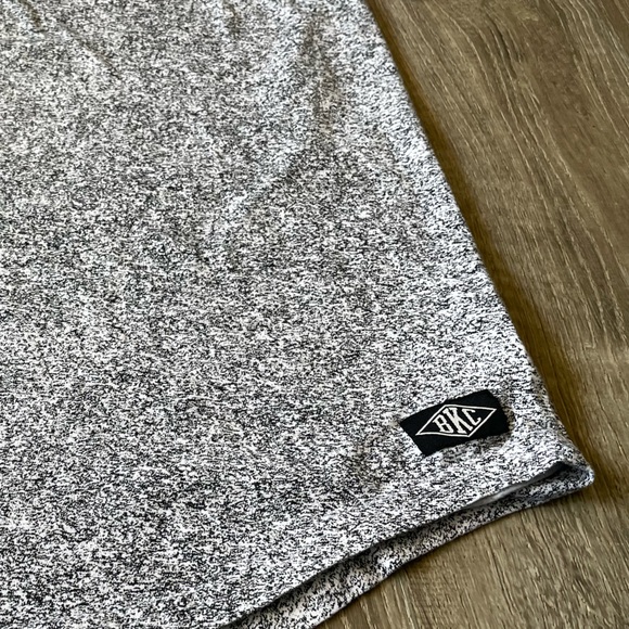 BKC Brooklyn Small Men’s Heather Grey Ribbed Shoulder Tee Shirt - Picture 3 of 6